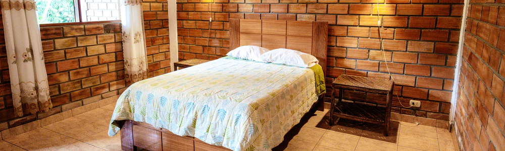 Dřevěné postele- Baumax.cz