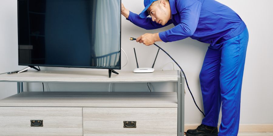 Jak schovat kabely v bytě?