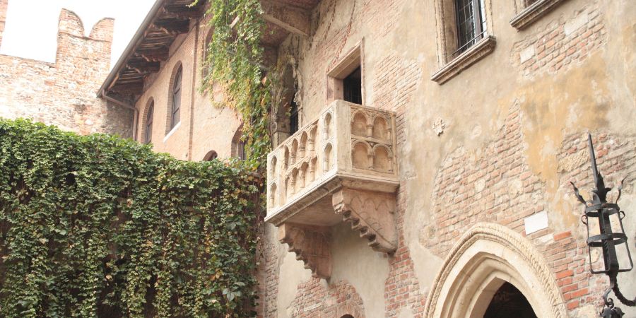 Romantický balkon Romea a Julie - nechte se unést jedinečným aranžmá