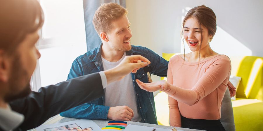 Posouzení technického stavu bytu a stáří stavby – jaké doklady je potřeba zkontrolovat?