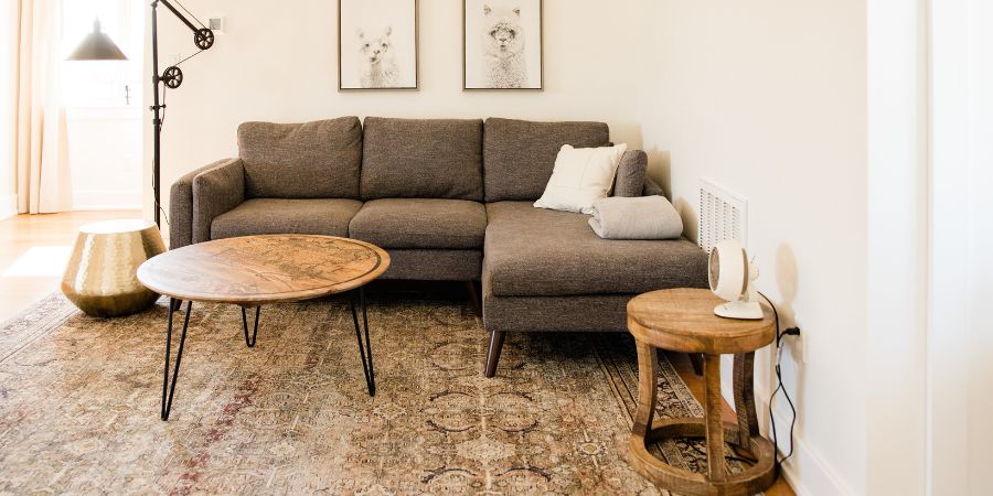 Oblé tvary v designu obývacího pokoje – proč se vyplatí je vybrat?