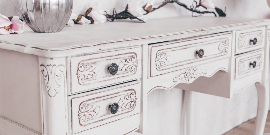 Shabby chic obývací pokoj, kuchyň a další místnosti - jak kombinovat různé místnosti?